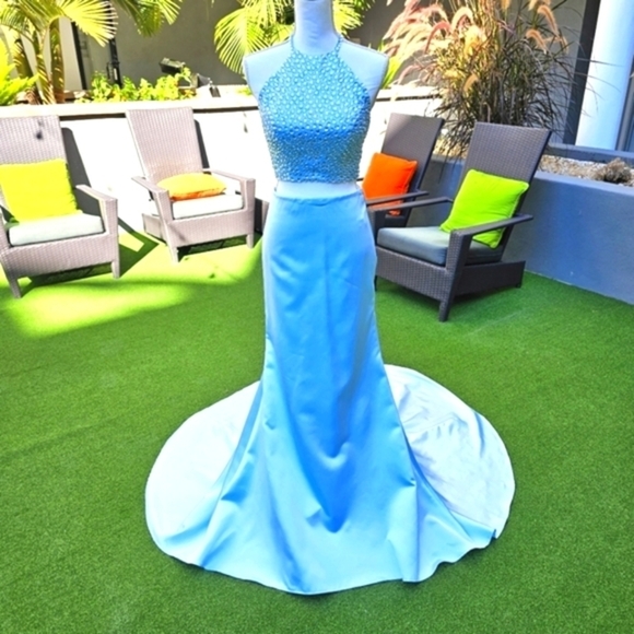 Sherri Hill Crystal Halter Gown Set ✦ Light Blue 2‑Piece Prom Dress w/ Train ✦ 4 - Picture 3 of 17